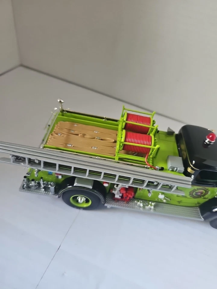 FIRST GEAR Mack L Model Pumper Smokey Bear US Forest Service Engine Co. 1 - Image 4 of 4