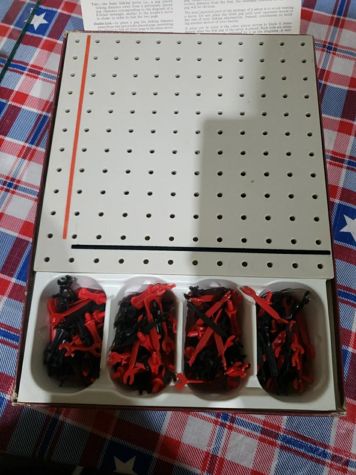 Twixt Ingenious New Strategy Game for 2 board game - Image 3 of 4