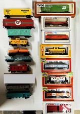 HO TRAINS, LIONEL, TYCO, COX AND LIFELIKE LOT OF 17 ASSORTED HO TRAINS