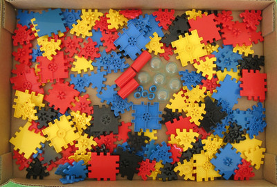 OHIO ART ZAKS BUILDING SET - ABOUT 165 PCS; LOOSE; NO BOX OR DIRECTIONS