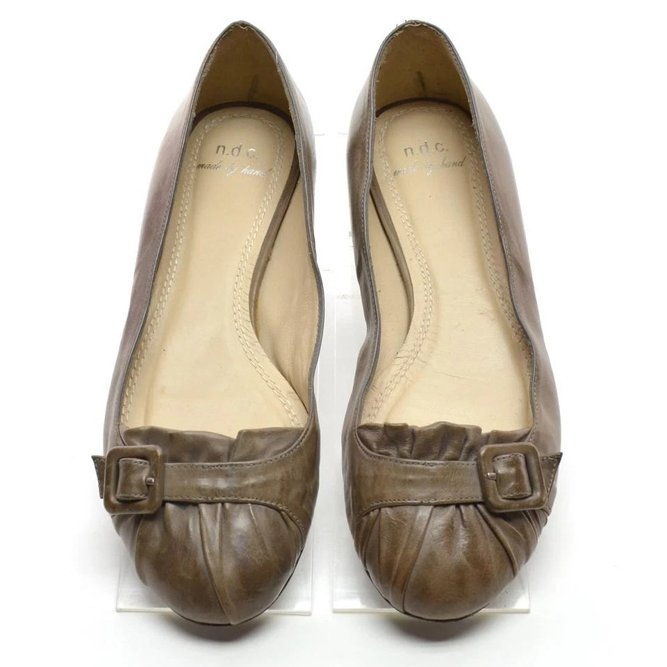 Mocassim feminino NDC feito à mão fivela balé liso 37,5/7 couro acastanhado - Imagem 3 de 4