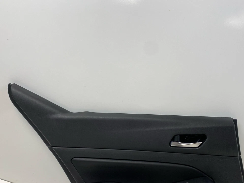 Panel de moldura de puerta del conductor trasero izquierdo platino para Nissan Altima 19-21 829A1 6CA0A Foto 2 de 4