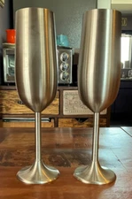 MODERN INNOVATIONS SET OF 2 CHAMPAGNE FLUTES STAINLESS STEEL STEM GOBLETS GLASS