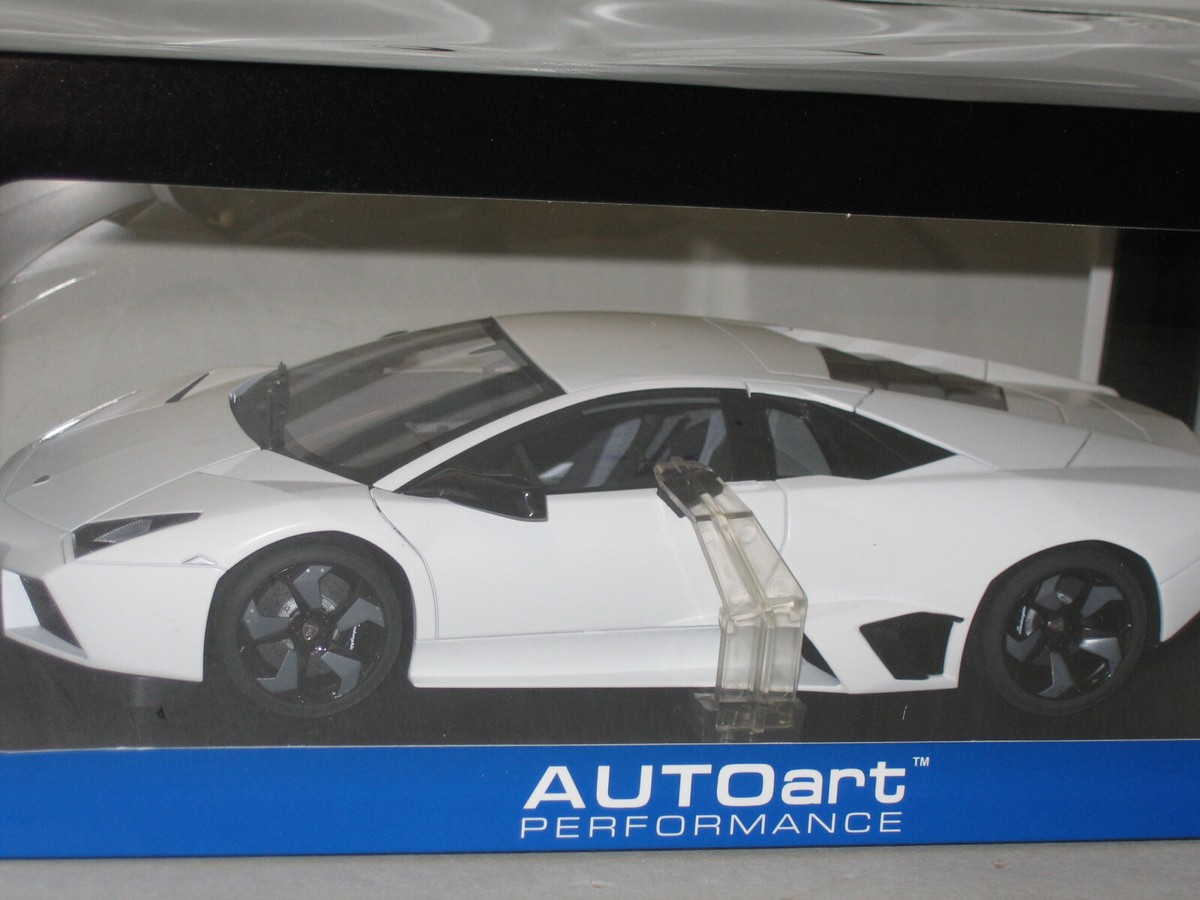 1/18 AUTOART LAMBORGHINI REVENTON IN WHITE , NEW | eBay