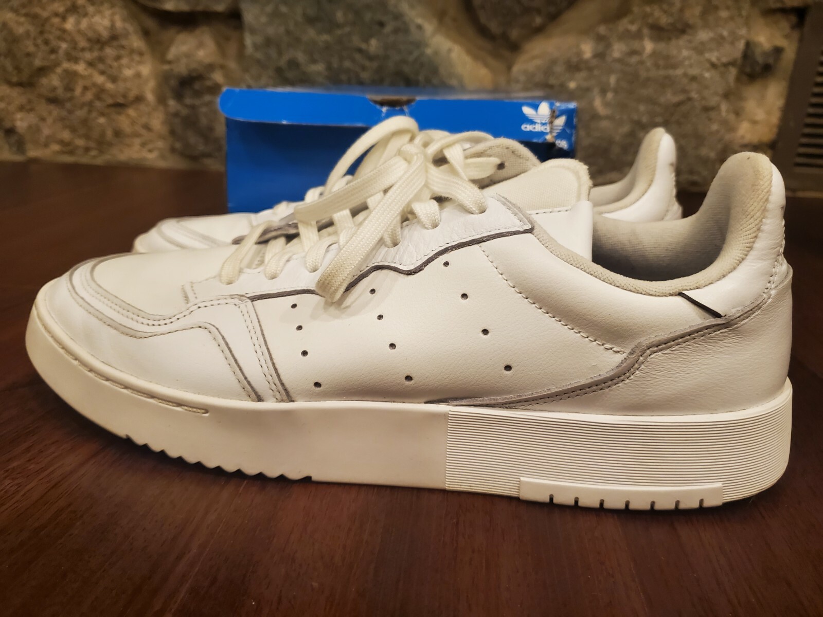 supercourt cloud white