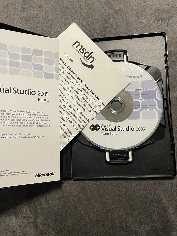 Microsoft Visual Studio 2005 Team Suite Beta 2 (3 CD’s) - Image 4 of 4