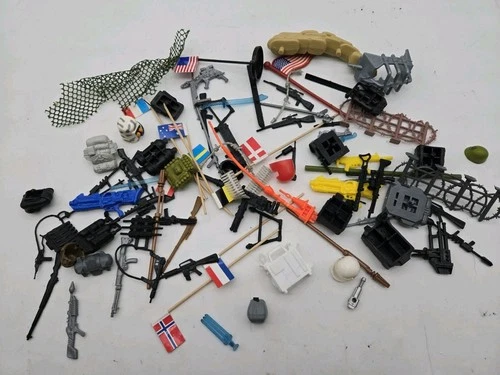 Mixed lot of Vintage Lanard THE CORPS Gi Joe weapons & accessories Lot