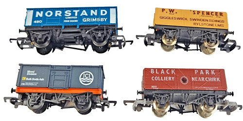 Schwader von 4 Hornby LIma Mainline R093 L305632 L305612 37145 Spur O Waggon ohne Verpackung | Condition: Used
