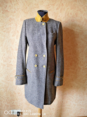 Cinque wool double-breasted coat with a stand-up collar fastened with a belt 38