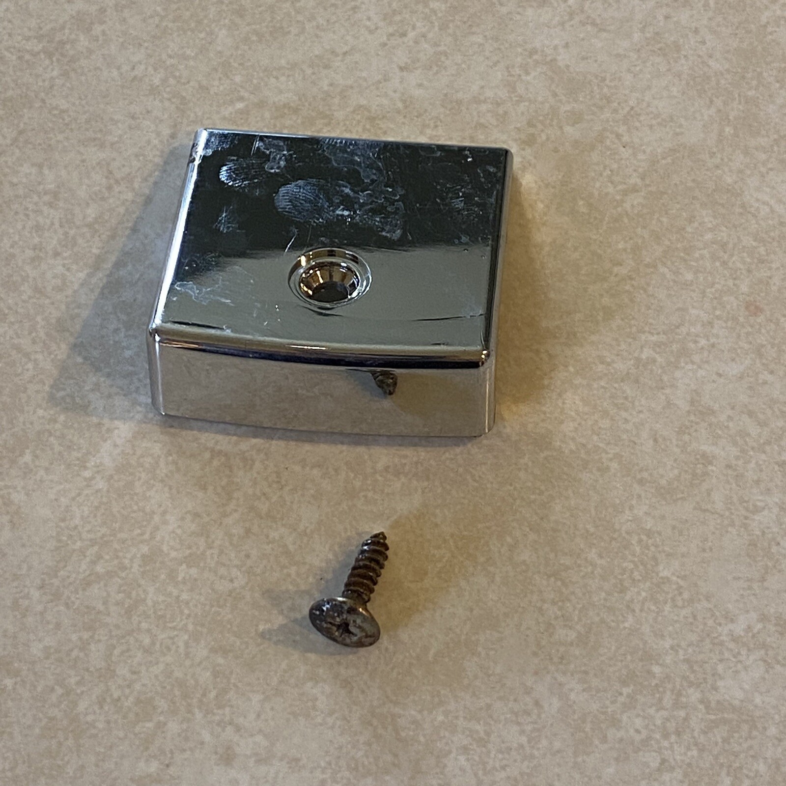 Kenmore Refrigerator: Lower/Bottom Door Handle End Cap 215819