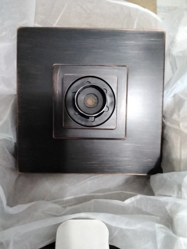 Delta H20KINETIC RP70171RB1  1.5 GPM Single Function Shower Head VENTIAN BRONZE - Image 3 of 4