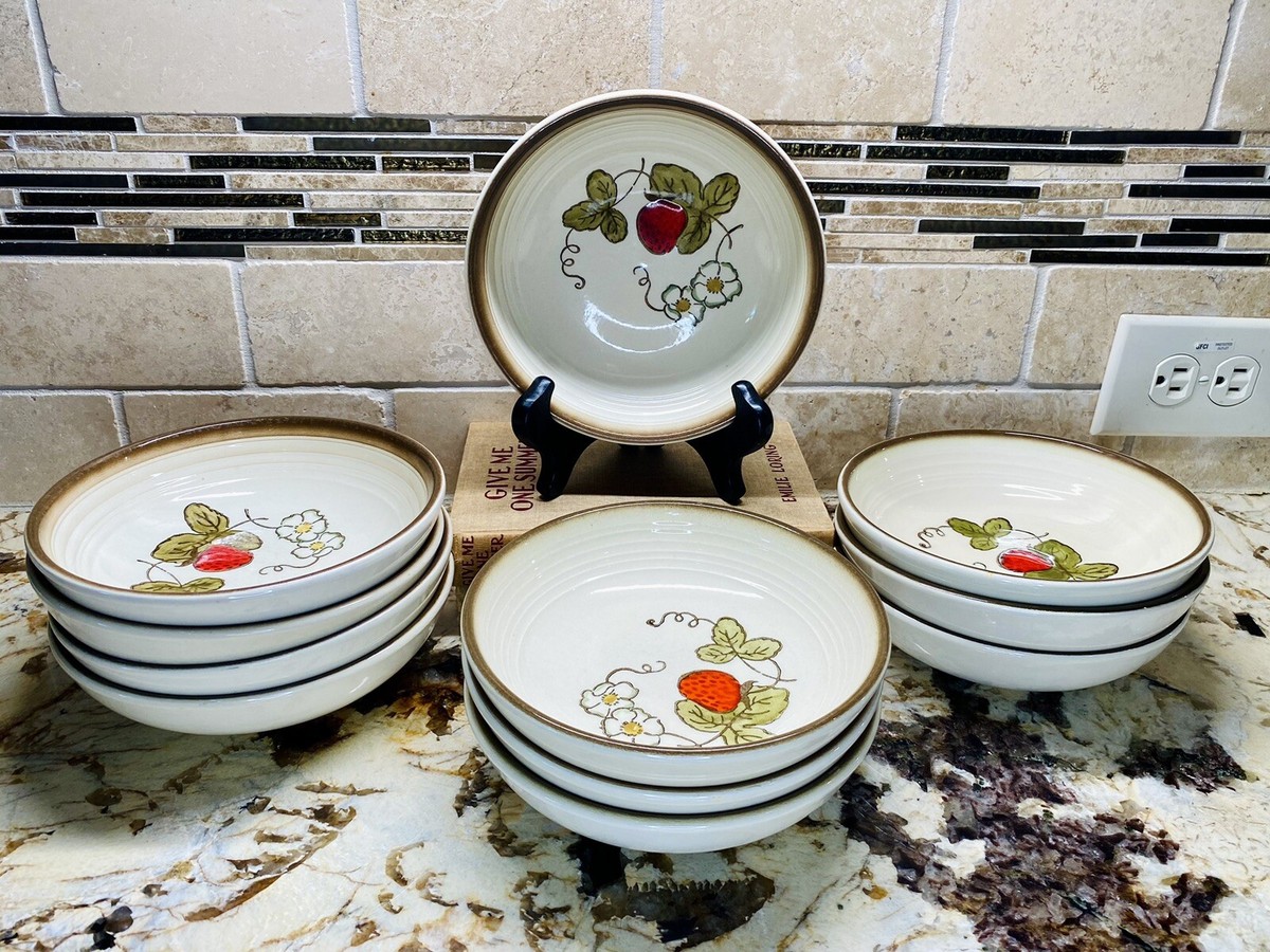 Vintage CALIFORNIA STRAWBERRY Metlox 1969 Dishes Dinnerware Vintage CALIFORNIA STRAWBERRY Metlox 1969 Dishes Dinnerware
