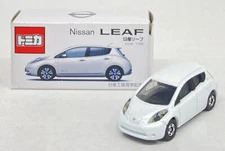 Tomica Nissan Leaf 1/68 Diecast Car White Mini Vehicle Japan Exclusive