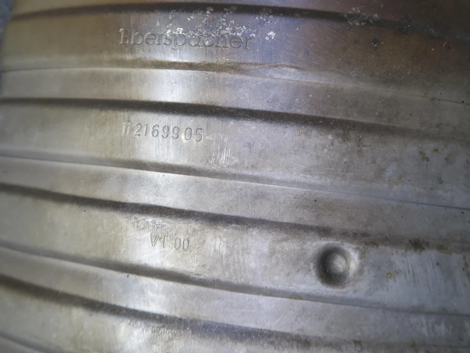 01-06 BMW E46 330ci CONVERTIBLE REAR EXHAUST MUFFLER 7502553 OEM - Image 4 of 4