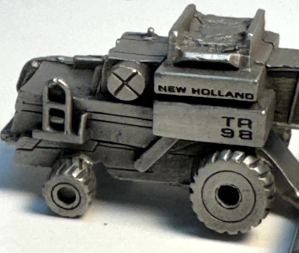 Винтажное оловянное комбинированное сельскохозяйственное оборудование 1997 Mini TR 98 - Изображение 3 из 4
