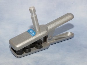 LARGE HEAVY DUTY CLAMP WITH 5/8” STUD FROM HELIX, CHICAGO