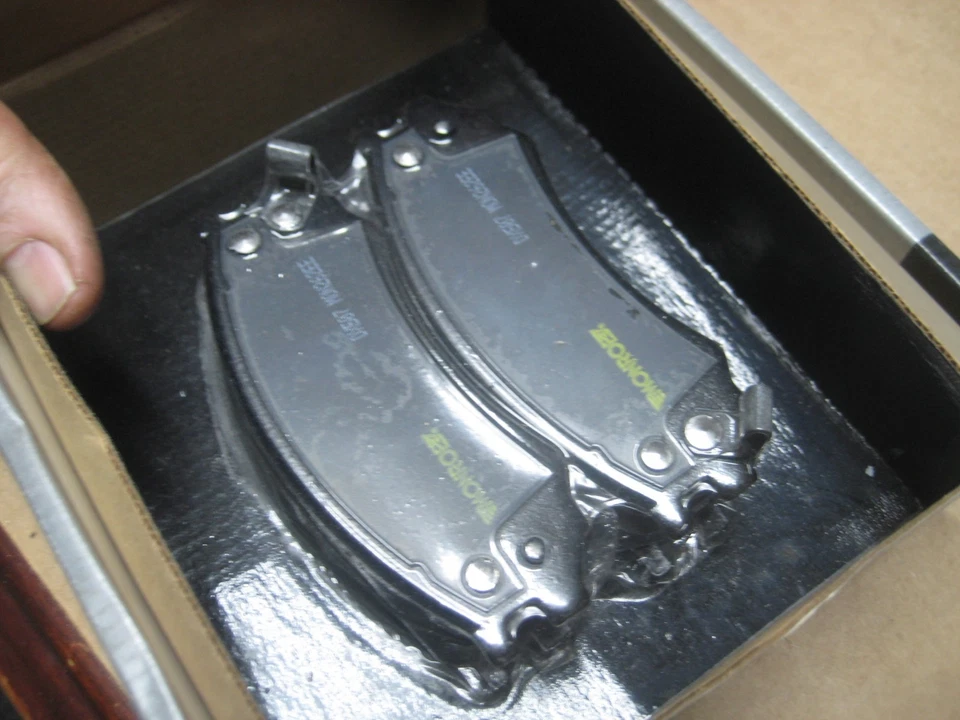 Monroe SATURN SC SC1 SC2 SL SL1 SL2 SW1 SW2 Front Brake Pads DX507 - Image 3 of 3