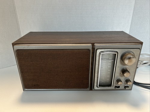 Sony Bass Reflex System FM/AM 2 Band Radio Model ICF-9580W - Works! - Picture 2 of 12