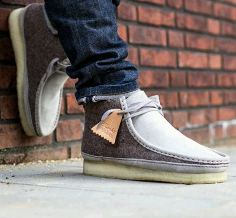 grey wallabee clarks