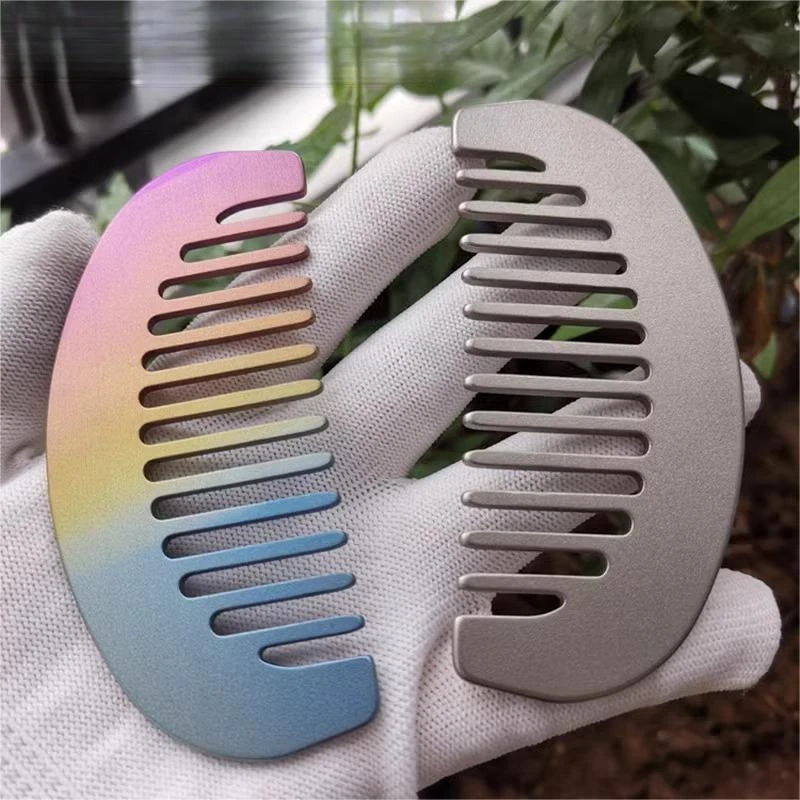 Peine de aleación de titanio para hombres y mujeres peine de bolsillo para barba EDC portátil antiestático Foto 2 de 4