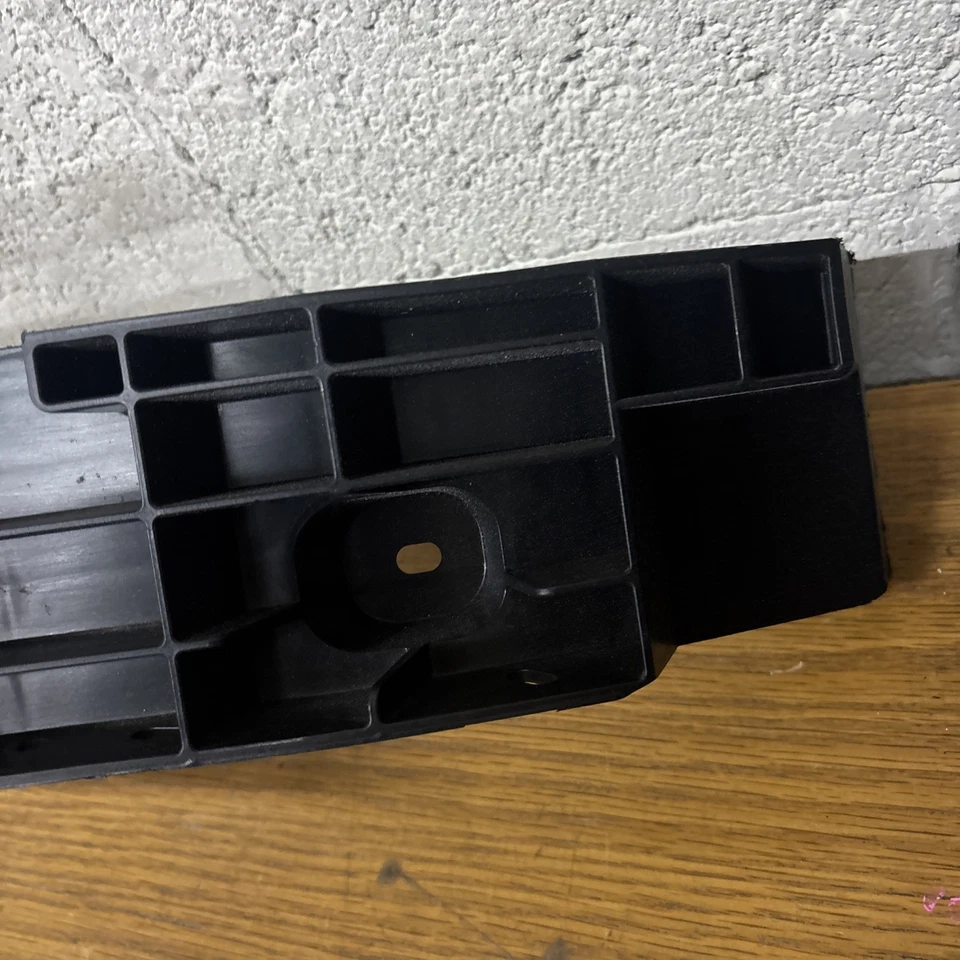 2023-24 Cadillac Lyriq Front Bumper Impact Absorber 86787626 #952 - Изображение 2 из 4