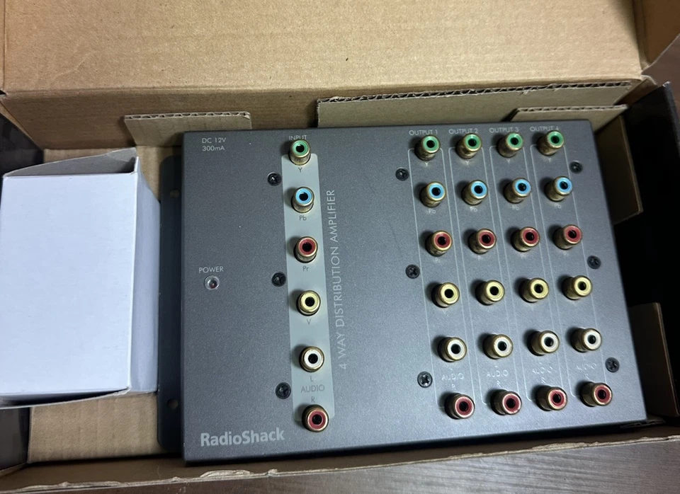 Radio Shack 1-In / 4-Out Distribution Amplifier – New Open Box - Image 4 of 4