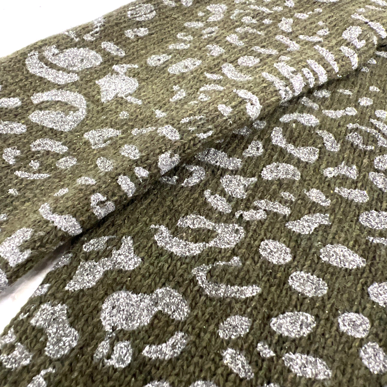 как выглядит Leg Warmers w A Silver Leopard Print Design in OLIVE by CC Exclusives NWT Womens фото