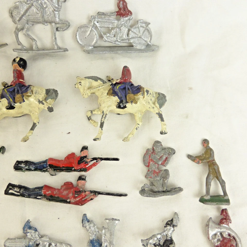 Lote de trabajo de colección plomo fundido sólido juguete plano soldados fecha desconocida x59 Foto 3 de 4