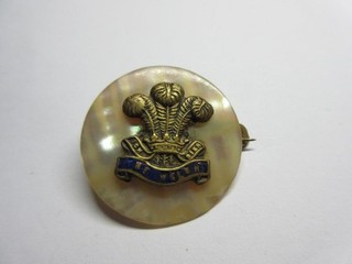 Vintage WW2 Mother of Pearl & Enamel The Welsh Regiment Sweetheart Brooch Pin