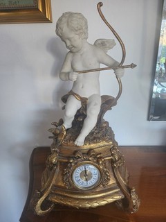 Antike Tischuhr mit Engel Gold Höhe ca. 50 cm Breite ca. 32 cm