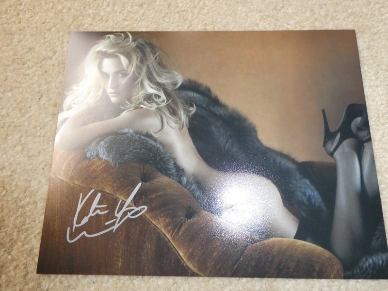 Movie TV Actress Kate Winslet Signed Autographed 8x10 Photograph