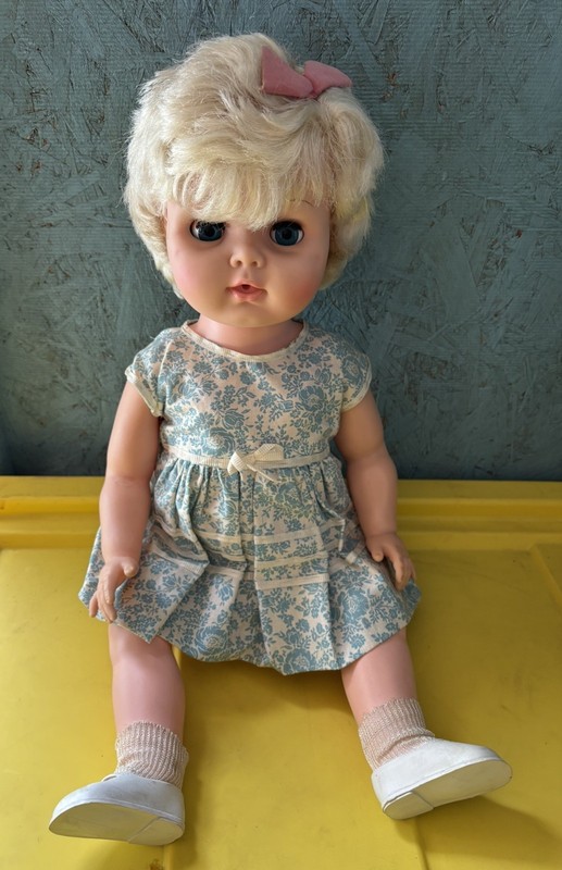 Uneeda Baby Sweetums Doll with SleepEyes, Drink & Wet Movable Arms and Legs 1969