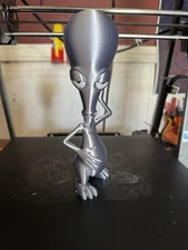 Roger Alien Figure 9” Version en soie brillante
