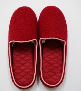 womens red slippers