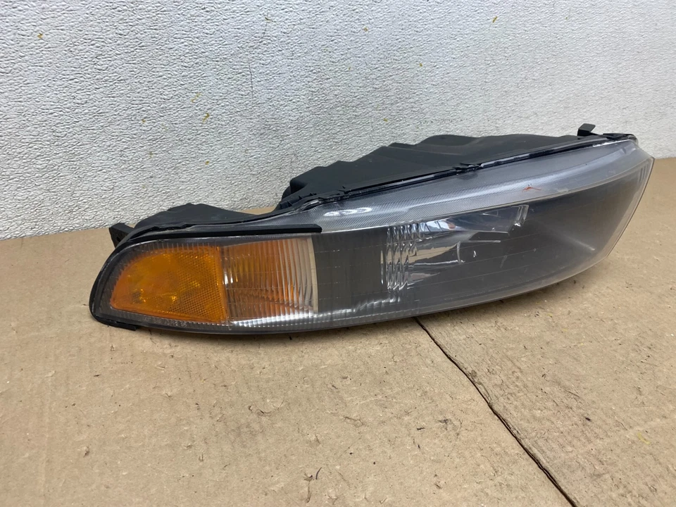 Faro lateral derecho pasajero Mitsubishi Galant 2002 a 2003 TYC M5880 DW Foto 3 de 4