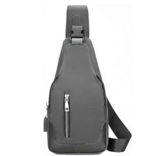 Wasserdichter leichter Sling Rucksack | Schultertasche mit USB-Ladeanschluss