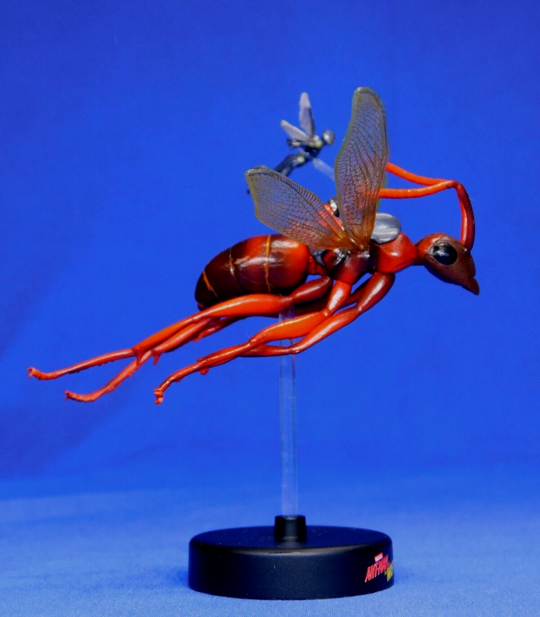 HOT TOYS ANT MAN ON FLYING ANT AND THE WASP COMPACT SERIES MMSC004
