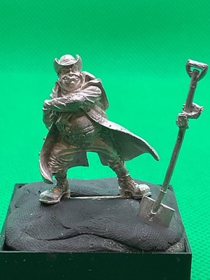 Wyrd Miniatures 28mm Gravedigger w/ Shovel DnD Traitors Toll Frostgrave RPG