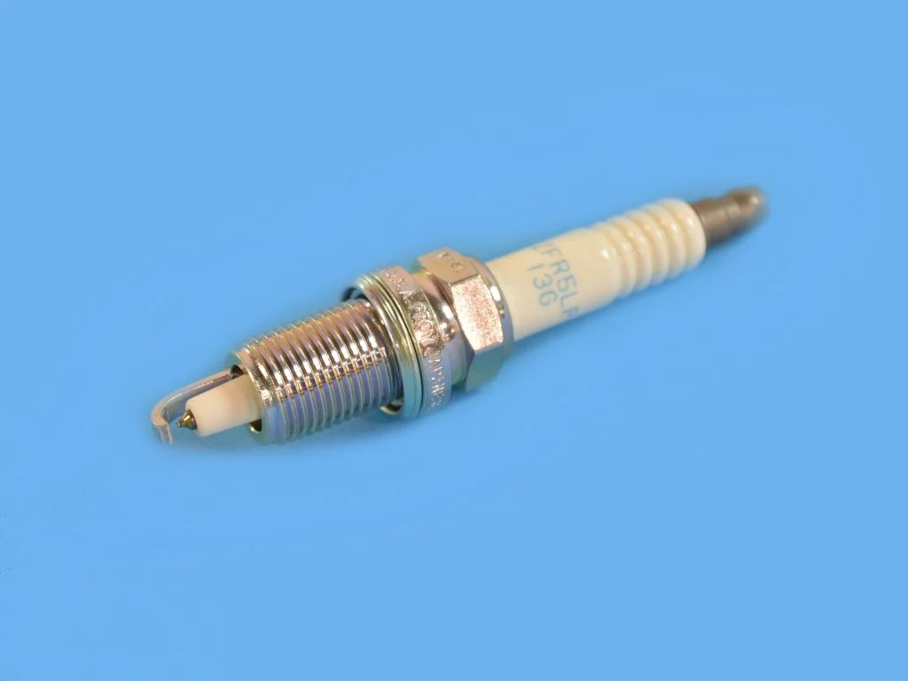 For Chrysler 300 2005-2009 Chrysler SZFR5LP13G Spark Plug