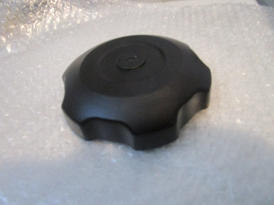 NUEVO DE STOCK Yamaha KODIAK RHINO VIKING WOLVERINE OEM TAPA DE COMBUSTIBLE PN:2P5-24610-00-00 Foto 4 de 4