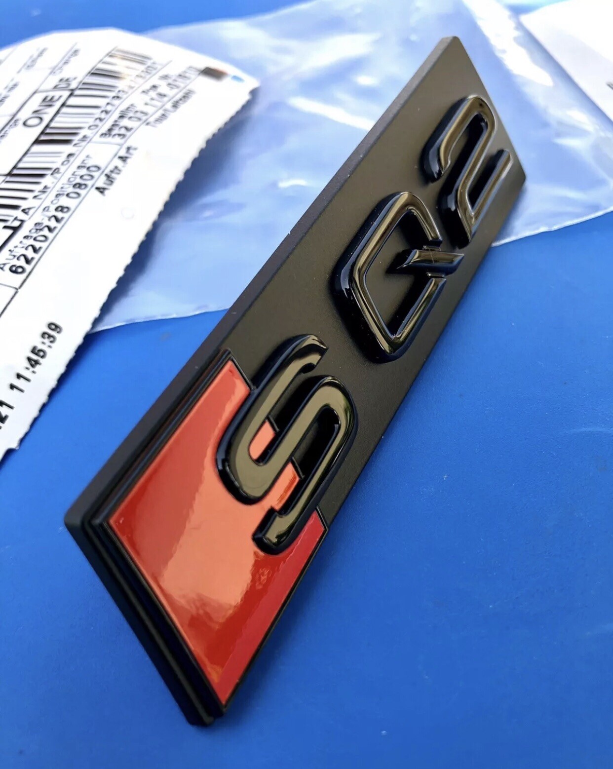 Badge calandre noir Audi SQ2 d'origine 2019+ pour une finition sport haut de gamme