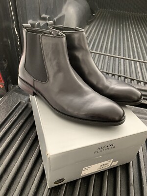 NEW Mens Black Leather Chelsea Boots Size 10