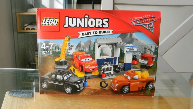lego juniors smokey's garage 10743
