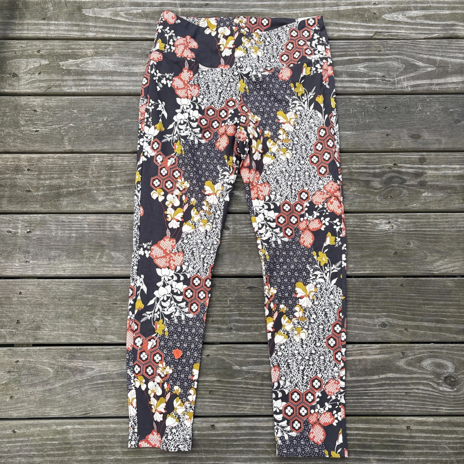 NWT Slim-Sation Womens Knit Pull On Pants Comfort Stretch Flowers Geo Design L