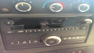 Audio Equipment Radio AM-FM-MP3 Fits 15-21 EXPRESS 2500 VAN 1608417