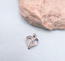10K White Gold .25 cwt Diamonds Heart Pendant