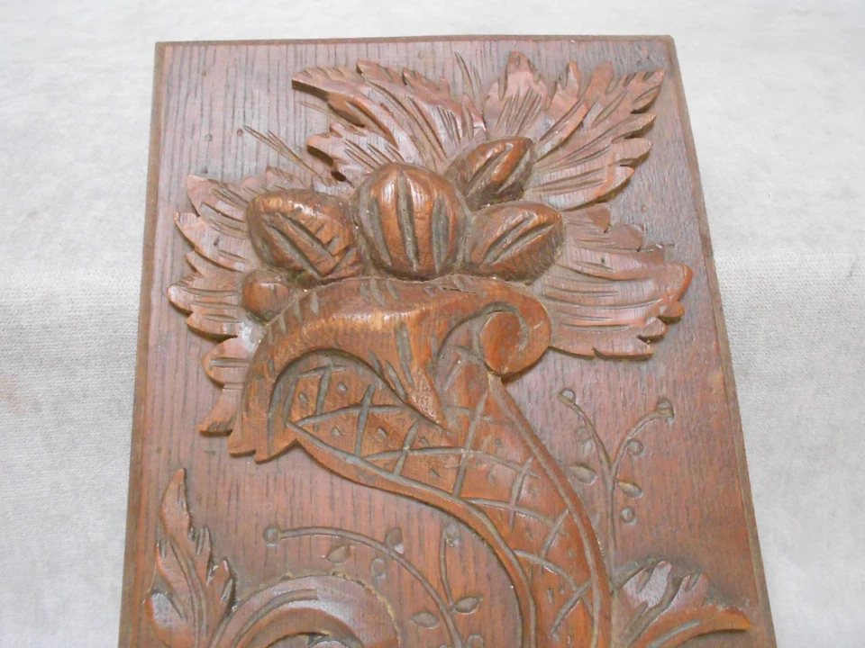 Plaque Porte ancienne en bois sculpté Volutes et Corne d'Abondance 38 cm H - Photo 3/4