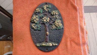 CAST IRON TREE OVAL SCREW ON WALL PLAQUE, 10 3/4'' X 7 1/4''
