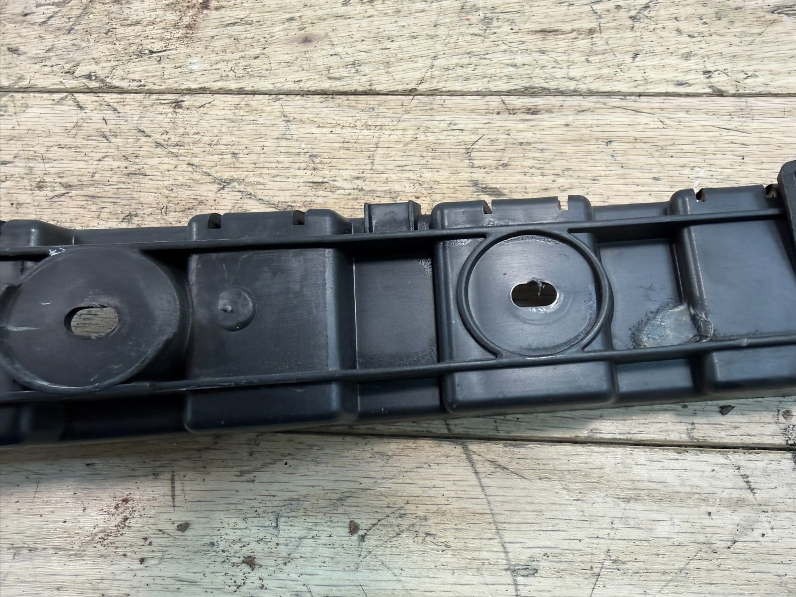 2013 BENTLEY CONTINENTAL GT OEM REAR RIGHT SIDE BUMPER BRACKET 3W3807864