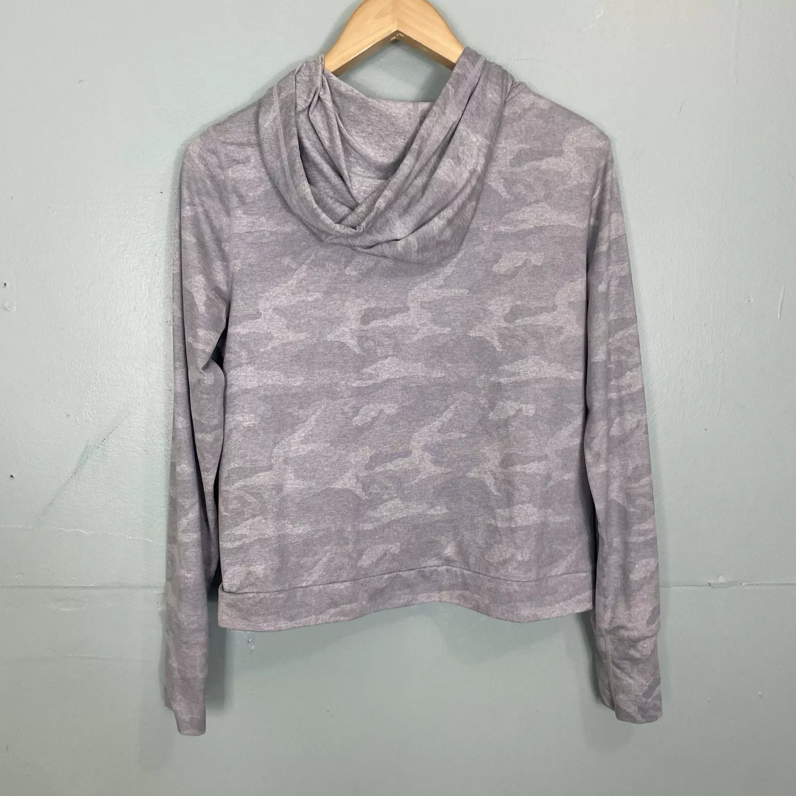 vuori halo camo hoodie